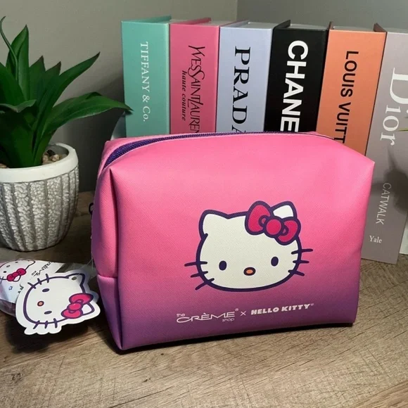 💗 Hello Kitty Pink Makeup Bag by The Crème Shop - Picture 4 of 7